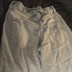 NEW WITH TAGS NEVER WORNvery cute jeans but i didn’t like the way they looked